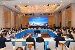 Củng cố hợp tác, thúc đẩy tự do hóa dịch vụ trong Cộng đồng Kinh tế ASEAN