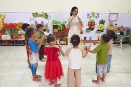 Giáo viên kể chuyện nghề giáo, vượt đèo học tiếng để hiểu học trò