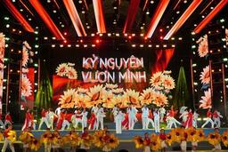 Hàng trăm nghệ sĩ tại TPHCM hát chào mừng Đại hội XIV của Đảng