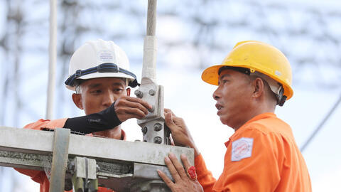 Bộ Công Thương đề xuất năm 2024 tăng giá điện