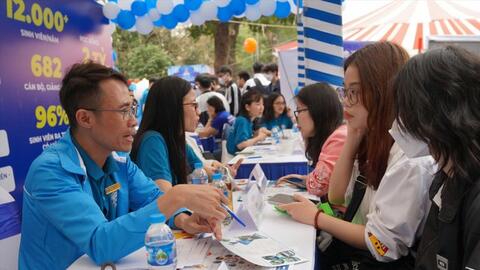 Điểm chuẩn xét tuyển sớm đại học cao chót vót: Thực chất hay chiêu trò?
