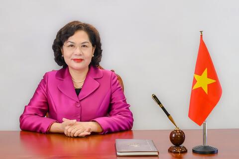 Thống đốc Nguyễn Thị Hồng tái đắc cử, là một trong 21 nữ Ủy viên Ban Chấp hành Trung ương Đảng khóa XIV