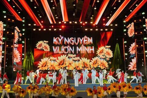 Hàng trăm nghệ sĩ tại TPHCM hát chào mừng Đại hội XIV của Đảng