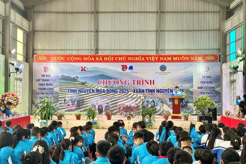 Tuổi trẻ ngành Tài chính chung tay sưởi ấm mùa đông vùng cao Sơn La