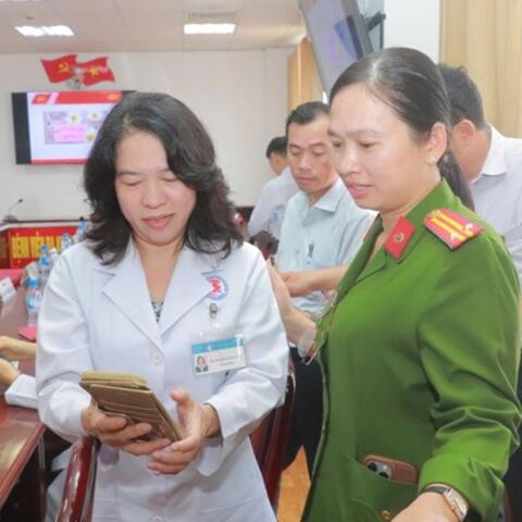 Hơn 94.000 lượt đóng góp ý kiến Văn kiện Đại hội XIV qua ứng dụng VNeID tại Cần Thơ