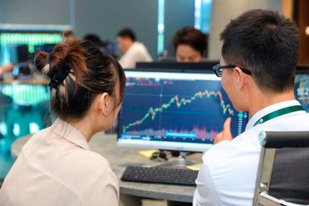 Đã đến “thời điểm vàng” để nhà đầu tư trở lại với cổ phiếu ngành chứng khoán?