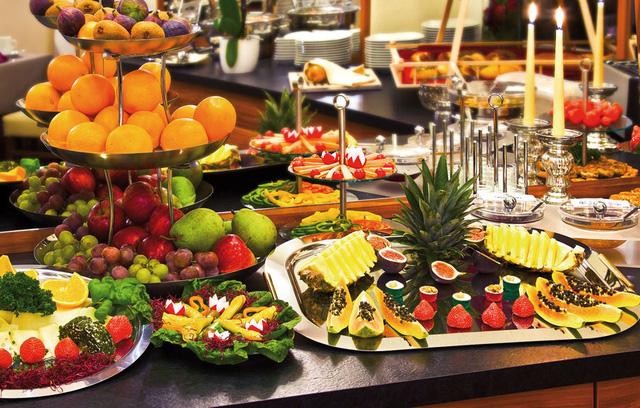 Nếu bạn cứ mê 3 thứ này khi đi ăn buffet sẽ khiến người bán hàng mừng thầm vì đỡ tốn - Ảnh 3. Nếu bạn cứ mê 3 thứ này khi đi ăn buffet sẽ khiến người bán hàng mừng thầm vì đỡ tốn - Ảnh 3.
