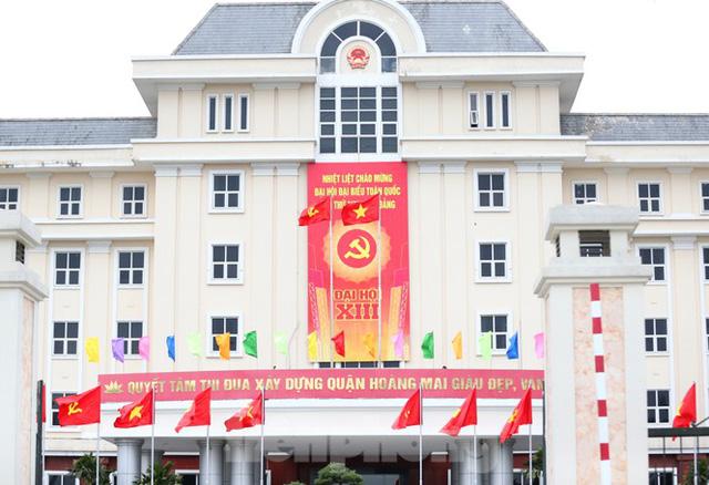 Hà Nội rực rỡ cờ, áp phích chào mừng Đại hội XIII của Đảng - Ảnh 10. Hà Nội rực rỡ cờ, áp phích chào mừng Đại hội XIII của Đảng - Ảnh 10.