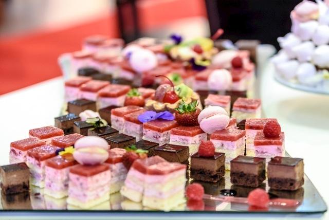 Nếu bạn cứ mê 3 thứ này khi đi ăn buffet sẽ khiến người bán hàng mừng thầm vì đỡ tốn - Ảnh 2. Nếu bạn cứ mê 3 thứ này khi đi ăn buffet sẽ khiến người bán hàng mừng thầm vì đỡ tốn - Ảnh 2.