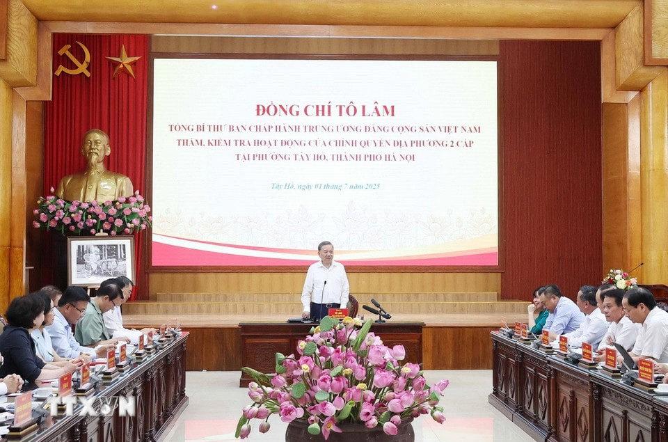Tổng Bí thư Tô Lâm phát biểu chỉ đạo tại buổi đến thăm, kiểm tra hoạt động chính quyền địa phương hai cấp tại phường Tây Hồ, thành phố Hà Nội. Ảnh: TTXVN.  