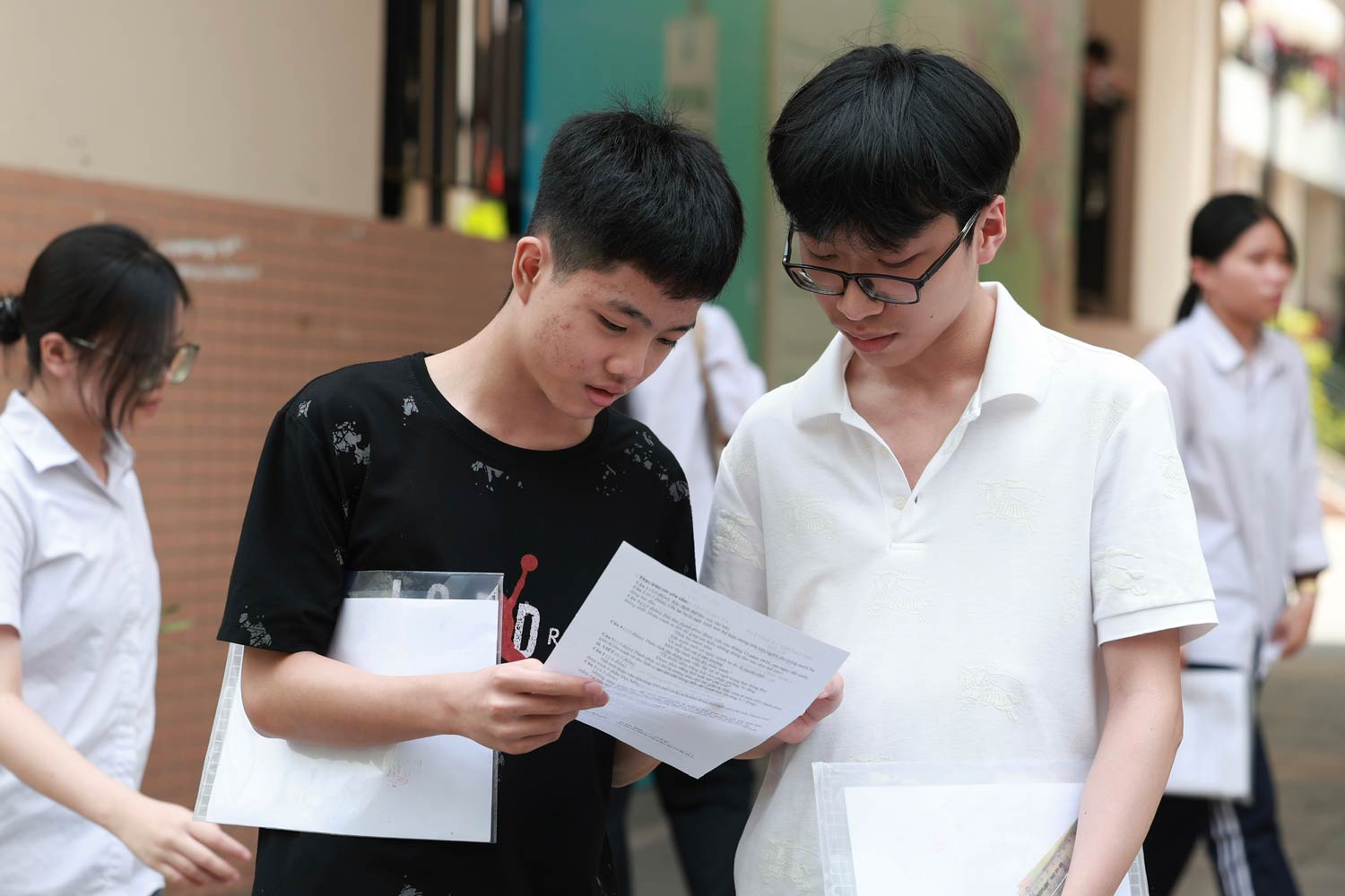 Nhiều học sinh cảm thấy bối rối khi chọn môn tự chọn ở lớp 10. Ảnh: Hải Nguyễn