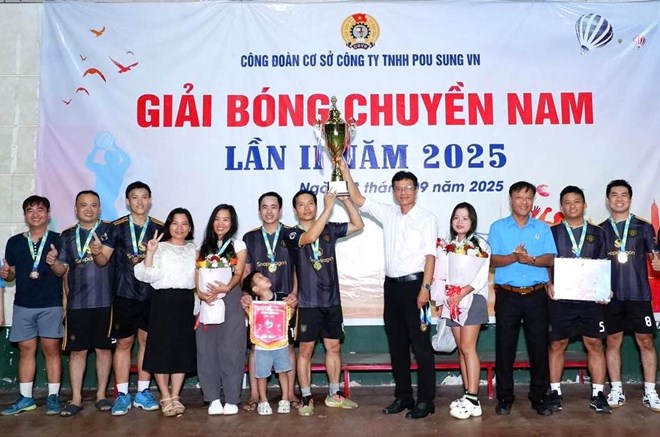 Trao giải cuộc thi bóng chuyền nam giúp công nhân rèn luyện sức khỏe ở Đồng Nai
