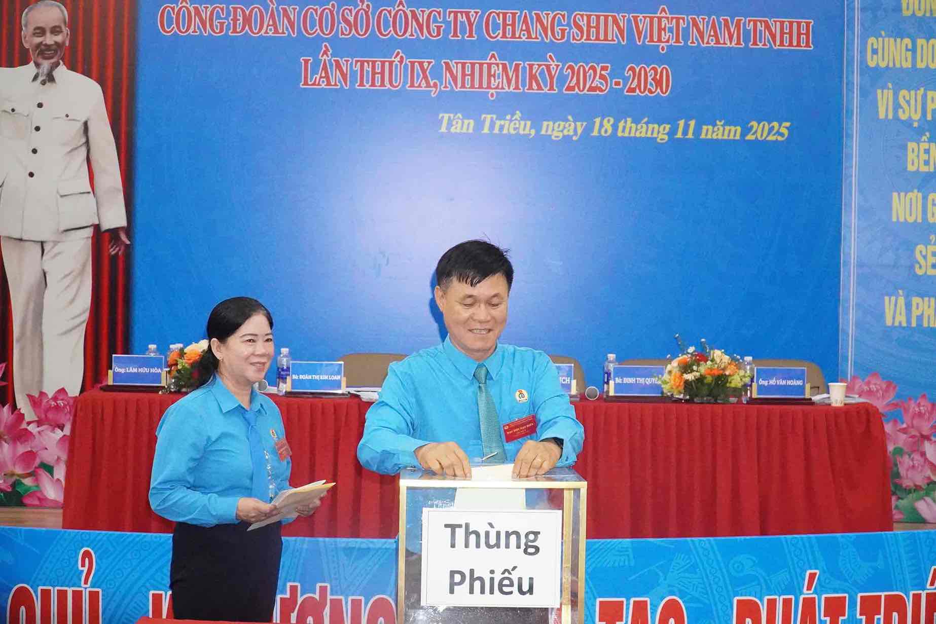 Ông Đặng Tuấn Tú tái đắc cử Chủ tịch Công đoàn cơ sở Công ty Chang Shin Việt Nam TNHH lần thứ IX, nhiệm kỳ 2025-2030. Ảnh: HAC