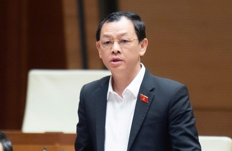 Đại biểu Nguyễn Tri Thức - Thứ trưởng Bộ Y tế. Ảnh: Media Quốc hội