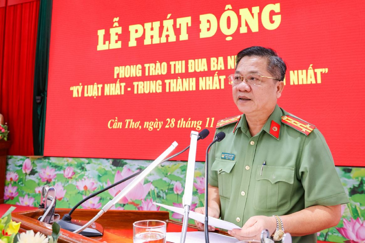 Đại tá Nguyễn Thanh Tràng - Phó Giám đốc Công an TP Cần Thơ phát biểu tại buổi lễ. Ảnh: Công an Cần Thơ