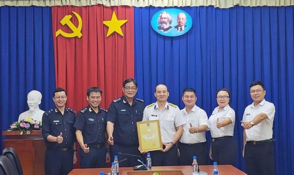 Xuất nhập khẩu tăng cao, nhiều doanh nghiệp cảng biển “hốt bạc”