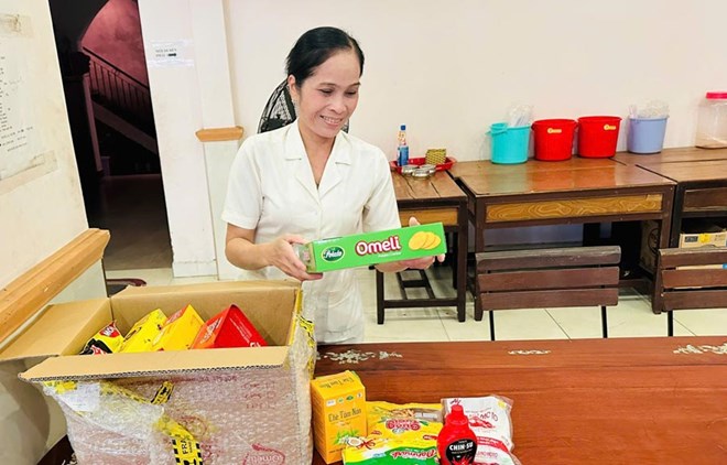 Người lao động Cà Mau vui mừng nhận hàng Chợ Tết Công đoàn trực tuyến