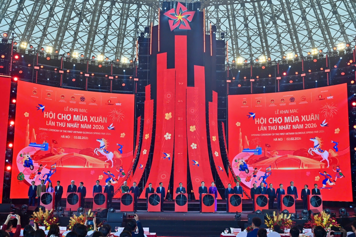 Thủ tướng Phạm Minh Chính và các đại biểu thực hiện nghi thức khai mạc Hội chợ. Thủ tướng Phạm Minh Chính và các đại biểu thực hiện nghi thức khai mạc Hội chợ.