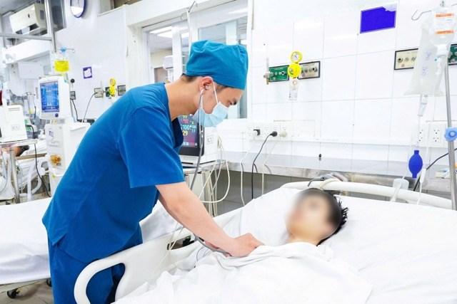 Cứu sống bệnh nhi sốt xuất huyết biến chứng tan huyết cấp hiếm gặp