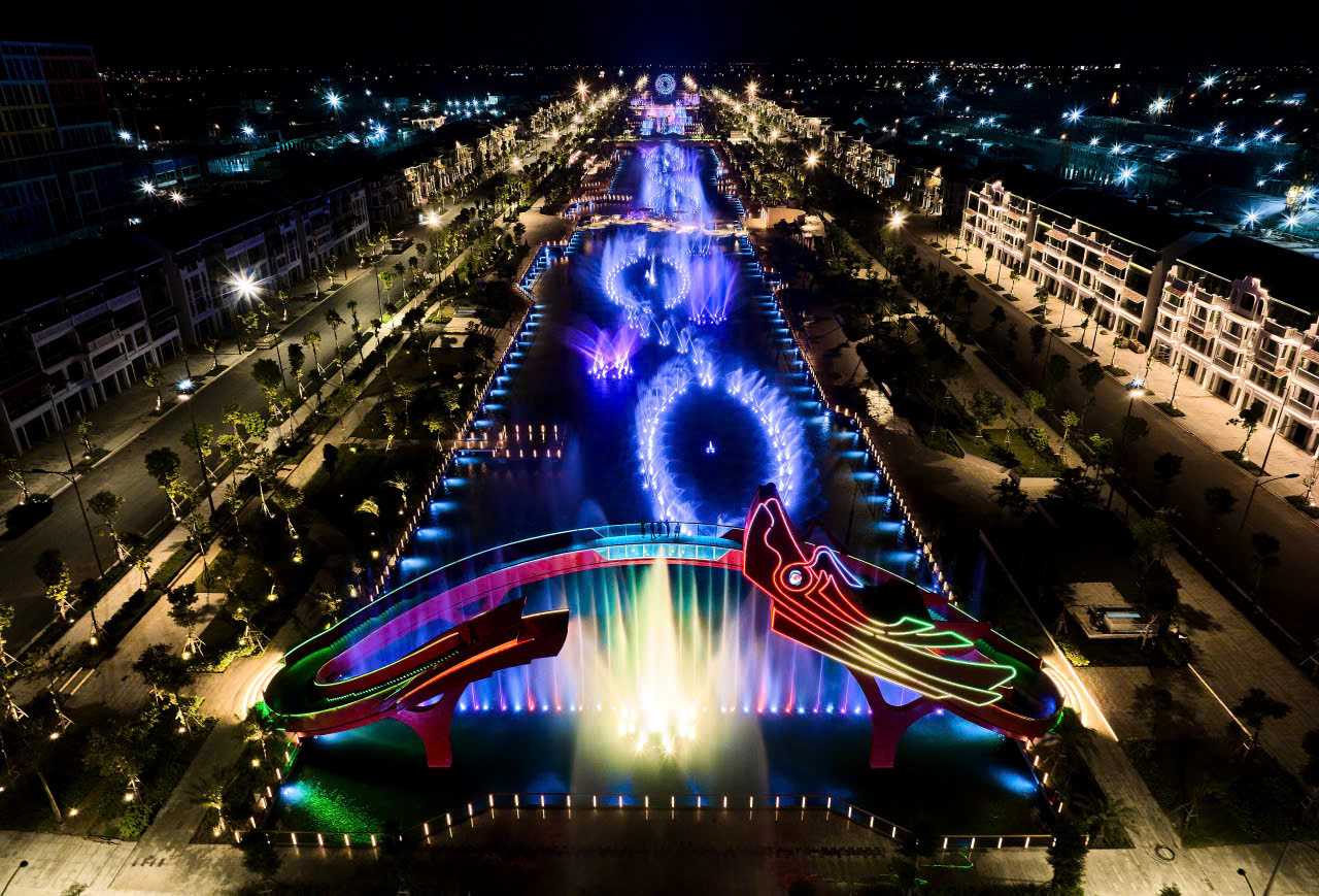 Không gian về đêm tại Trục lễ hội và quảng trường Thời đại (phường Hà Nam). Ảnh: Diệu Anh