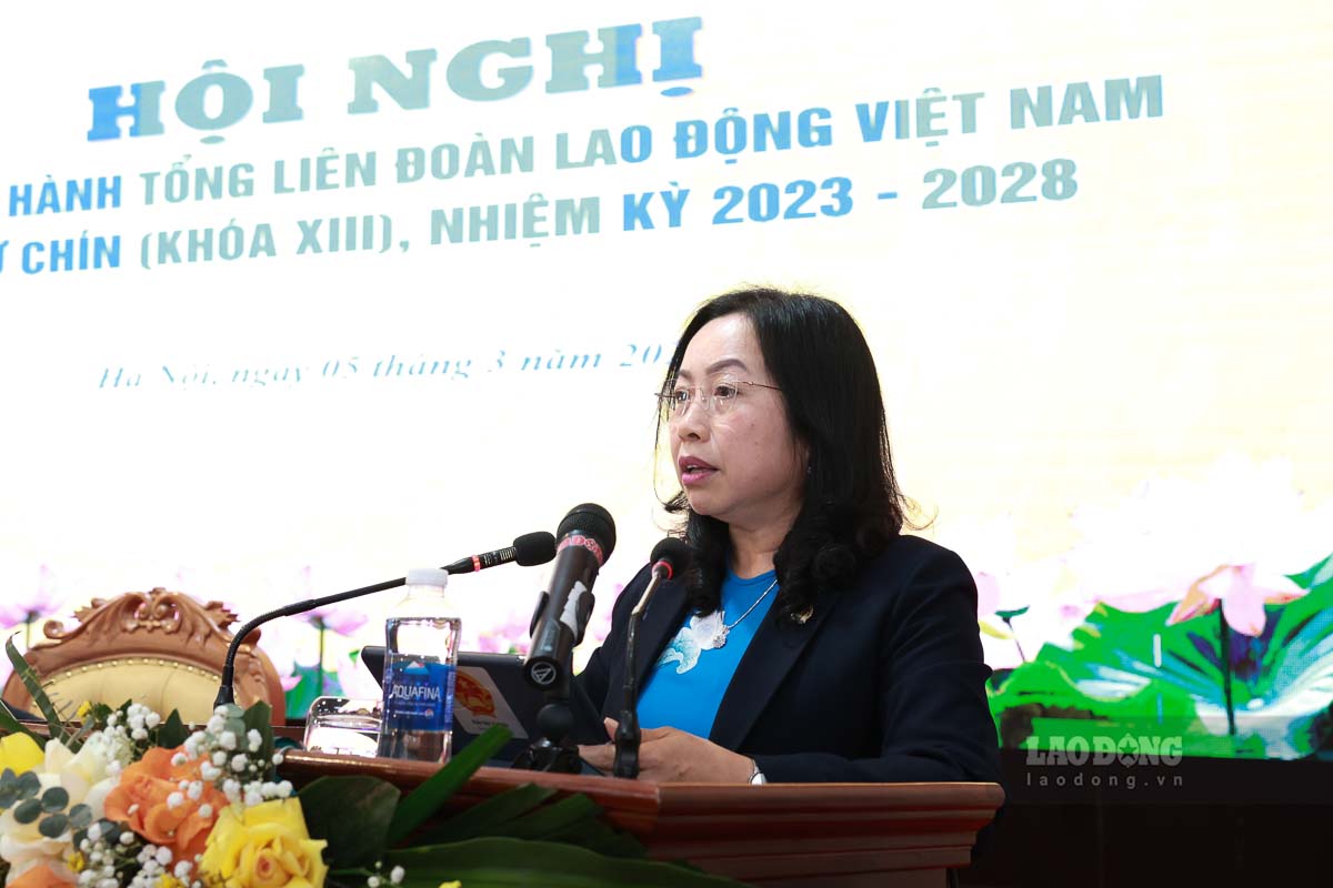 Phó Chủ tịch Thường trực Tổng LĐLĐVN Thái Thu Xương phát biểu tại hội nghị. Ảnh: Hải Nguyễn