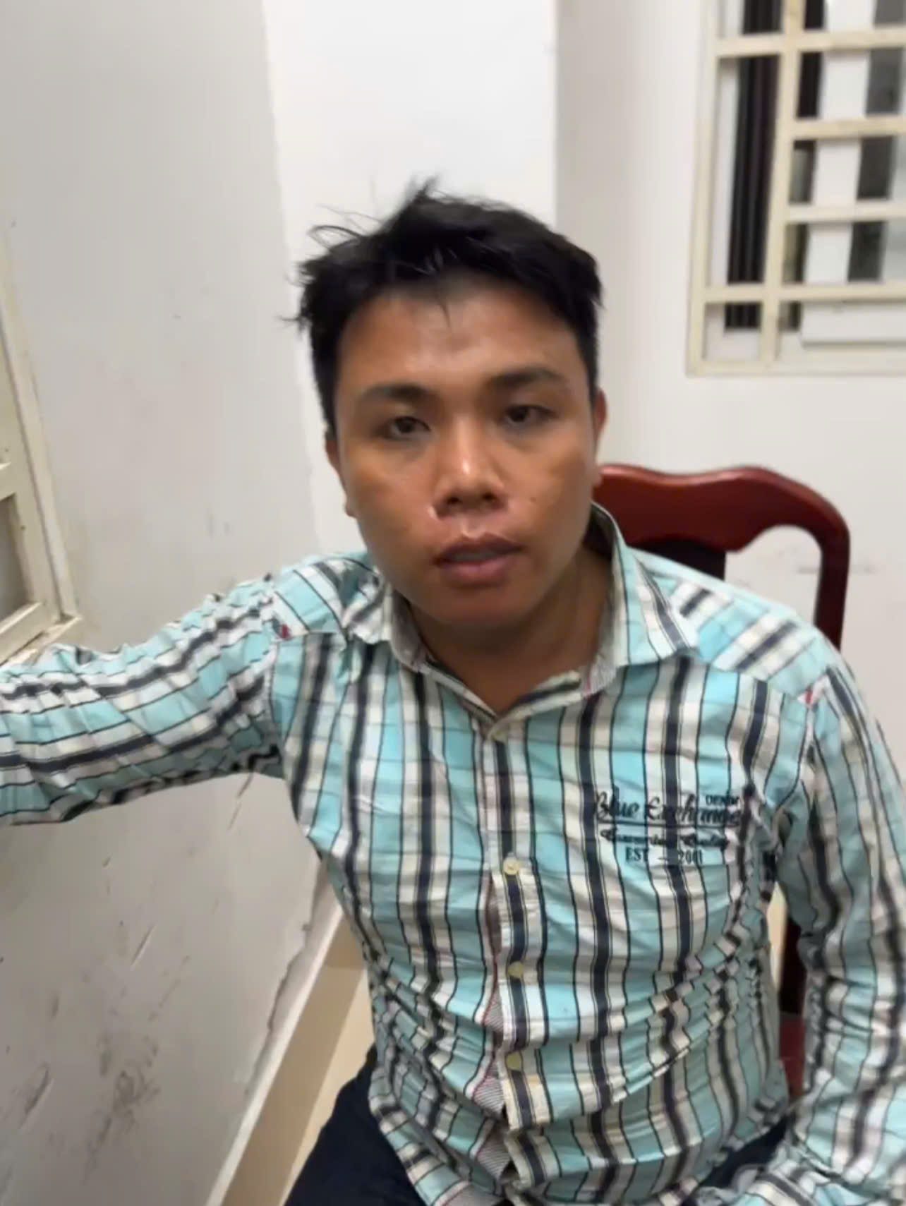 Đối tượng Nguyễn Văn Bình tại cơ quan Công an. Ảnh: Công an Cần Thơ