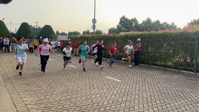 Công nhân gắn bó bền chặt với công ty từ những sân chơi thiết thực