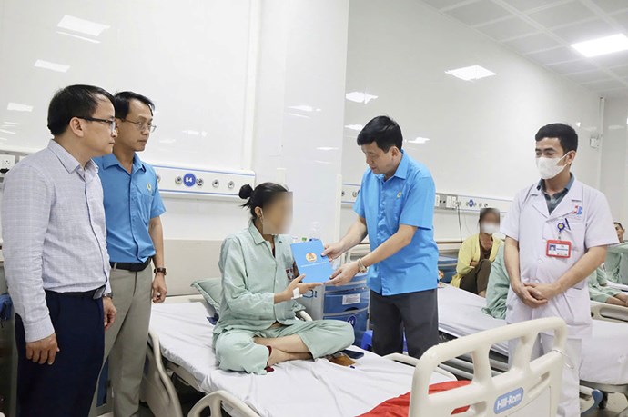 Hỗ trợ hơn 212 tỉ đồng chăm lo cho đoàn viên, người lao động tại Nghệ An