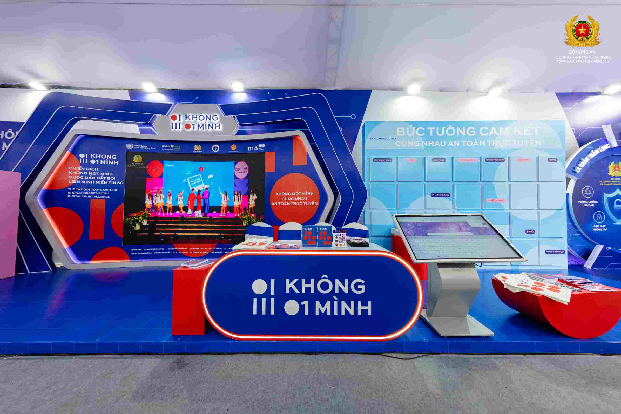 Triển lãm góp phần lan tỏa thông điệp xây dựng không gian mạng an toàn, văn minh và lành mạnh. Ảnh: Ban tổ chức