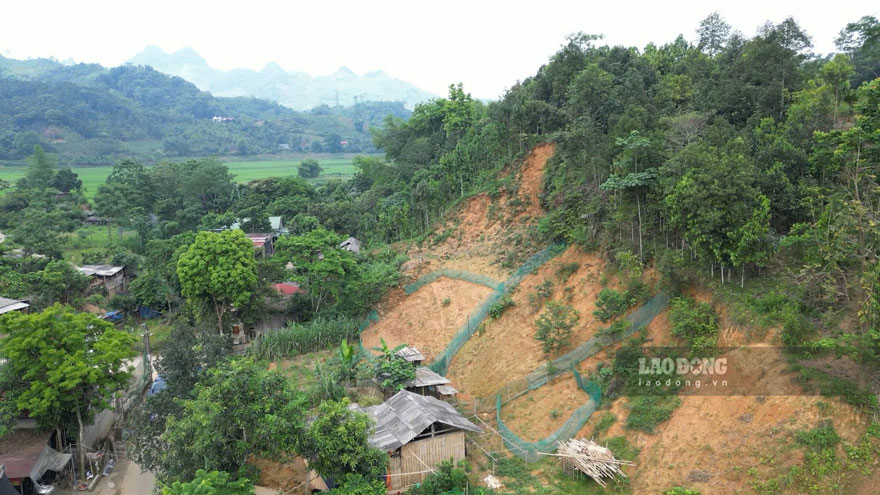 Một điểm có nguy cơ sạt lở cao tại xã Thượng Hà.