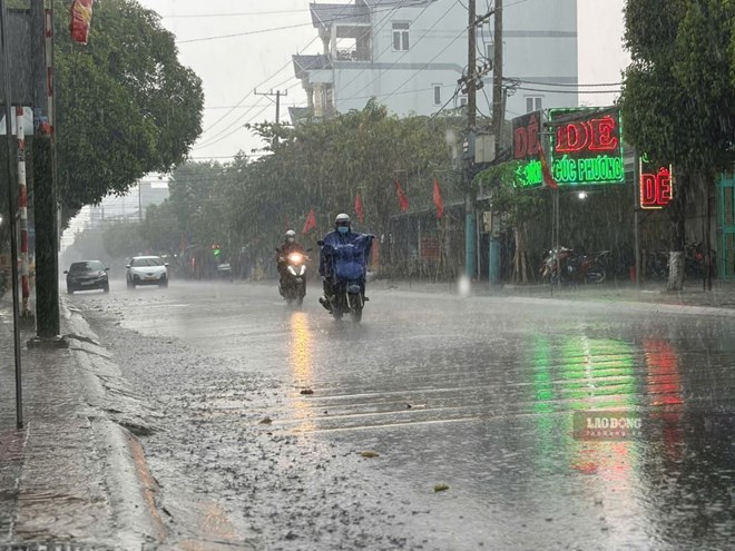 Nam Bộ tăng mưa, nhiều nơi có thể mưa rất to