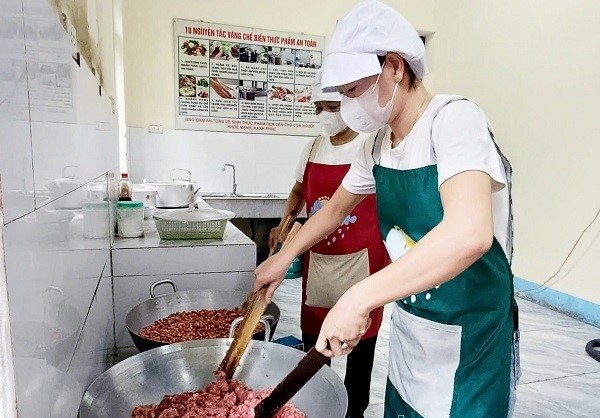 Suất ăn bán trú ở Phú Thọ giá từ 19.000 đồng đến 25.000 đồng