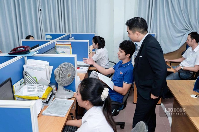 Đoàn viên công ty may học ứng dụng AI để tăng hiệu quả công việc