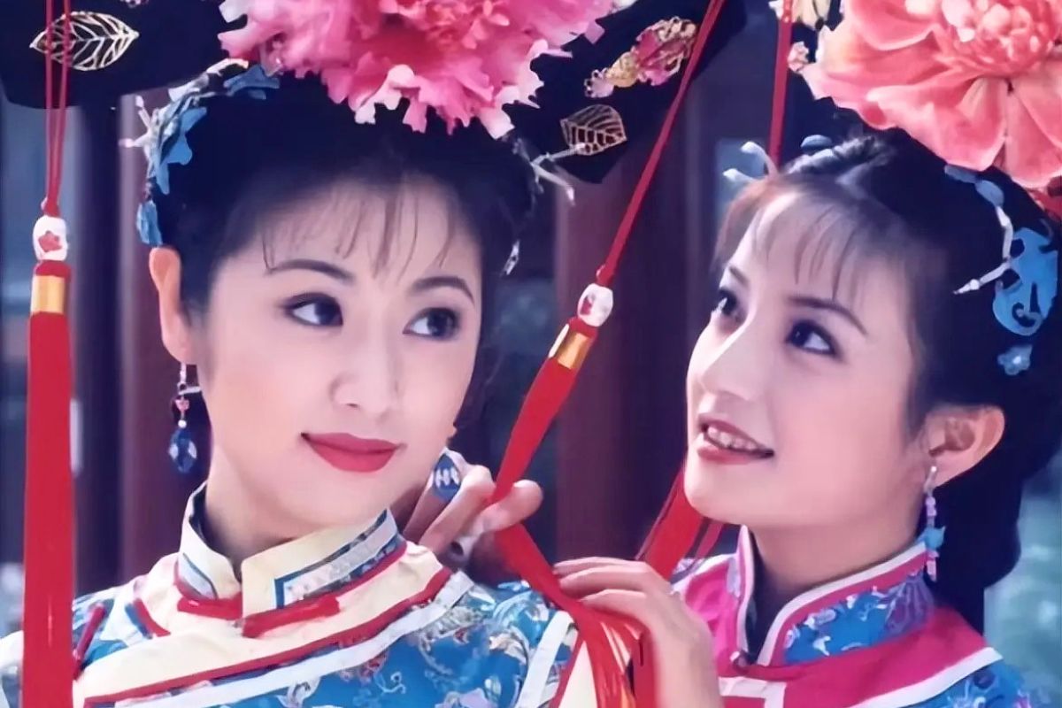 Lâm Tâm Như và Triệu Vy trong “Hoàn Châu cách cách”