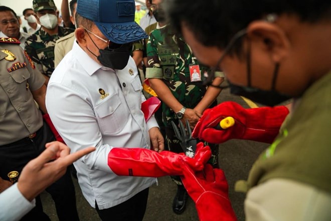Indonesia rải 4 tấn đá khô để giảm khói mù do cháy rừng