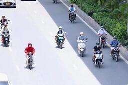Hà Nội ngày nắng, chiều tối và đêm có mưa rào và dông rải rác
