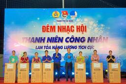 Đà Nẵng: Trao 200 suất quà cho thanh niên công nhân khó khăn