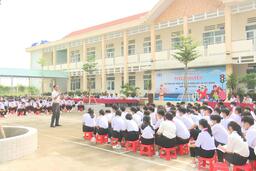 “Nỗ lực kép” vì sự nghiệp "trồng người"
