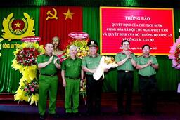 Bình Định công bố quyết định của Chủ tịch nước, Bộ Công an về công tác cán bộ