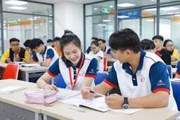 Điểm chuẩn Trường Đại học Kinh tế - Tài chính TPHCM năm qua