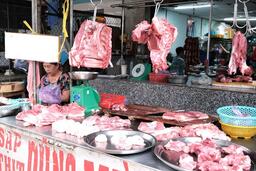 Giá heo hơi hôm nay 17/7: Giá heo 3 miền lao dốc thẳng đứng, giảm đồng loạt 1.000 đồng/kg