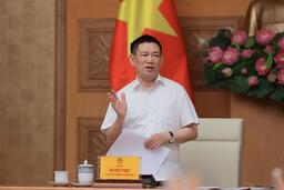 Phó Thủ tướng chỉ đạo xử lý hành vi tăng giá bất hợp lý gây bất ổn thị trường