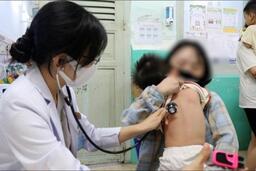 Bệnh hô hấp tấn công người dân vì thời tiết ẩm ương