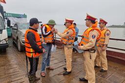 Mưa bão cao điểm, Hưng Yên siết chặt an toàn giao thông đường thủy nội địa