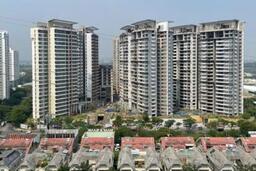 Giá nhà tăng không ngừng, người lao động gác lại giấc mơ an cư