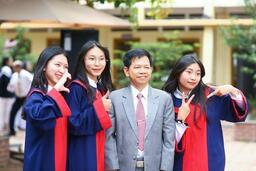 Giáo viên nêu đề xuất về thống nhất sách giáo khoa và sắp xếp lại trường đại học