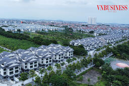 Nhà liền thổ và căn bệnh ‘sôi bề mặt, lạnh trong ruột’, sống nhờ dòng tiền đầu cơ