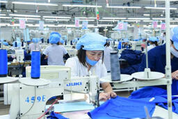Lợi nhuận TCM lao dốc trong &#39;mùa trũng&#39; dệt may