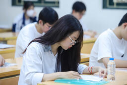 Dự kiến bỏ bằng tốt nghiệp THCS, miễn phí sách giáo khoa cho học sinh