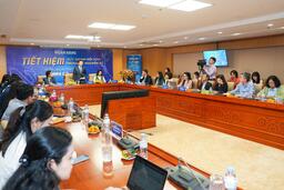 Kỷ nguyên Số: Đột phá tài chính - Tiết kiệm tới mọi người dân